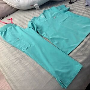 Figs Women's Teal Scrub Set - Aqua/Teal